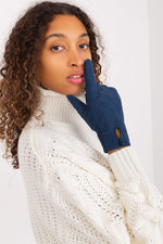 Oppdag vårt utvalg av stilfulle  Hansker - AT til dame i ulike størrelser og kvalitetsmaterialer – perfekte til jobb; fritid og alle dager. Rask levering og gode priser hos MS Stylehaven. se mer!