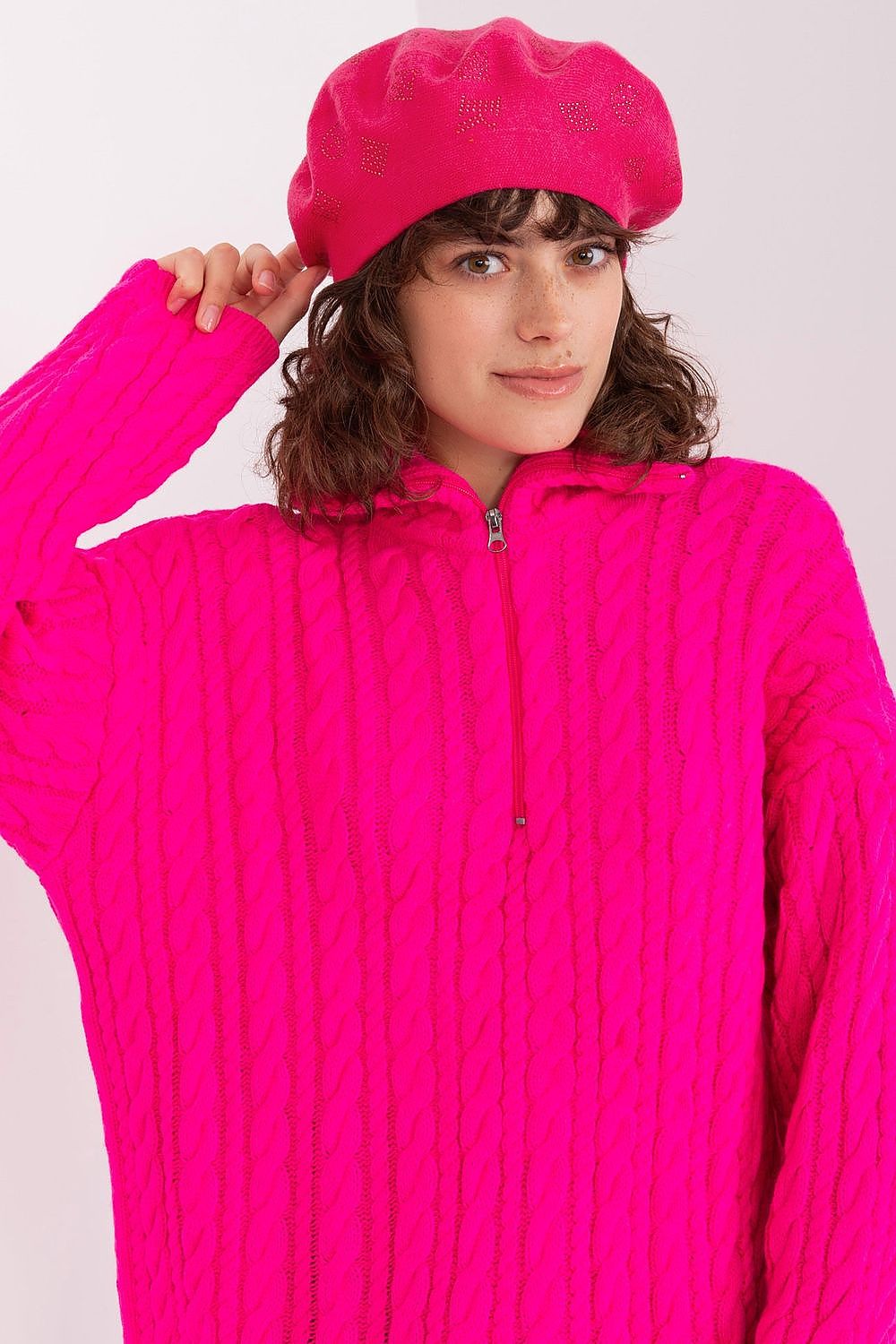 Oppdag vårt utvalg av stilfulle Brun Beret- AT til dame i ulike størrelser og kvalitetsmaterialer – perfekte til jobb; fritid og alle dager. Rask levering og gode priser hos MS Stylehaven. se mer!