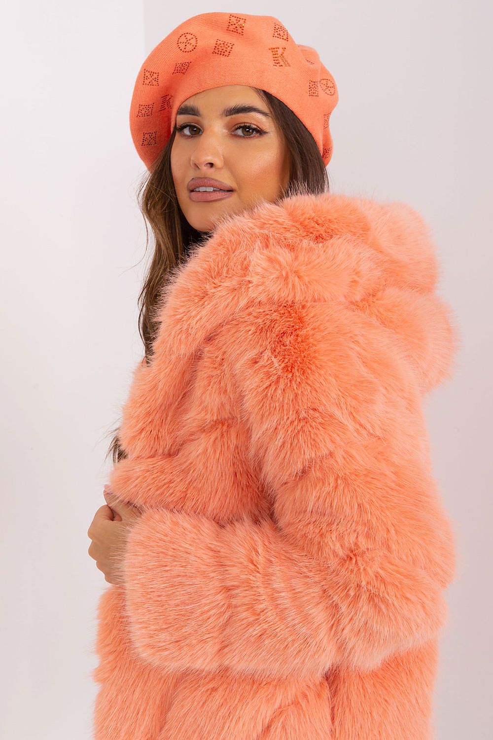 Oppdag vårt utvalg av stilfulle  Beret- AT til dame i ulike størrelser og kvalitetsmaterialer – perfekte til jobb; fritid og alle dager. Rask levering og gode priser hos MS Stylehaven. se mer!