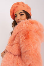 Oppdag vårt utvalg av stilfulle  Beret- AT til dame i ulike størrelser og kvalitetsmaterialer – perfekte til jobb; fritid og alle dager. Rask levering og gode priser hos MS Stylehaven. se mer!