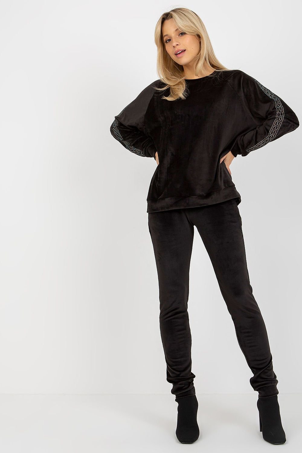 Sett - Relevance til dame fra MS StyleHaven, laget av Viskose, farge Brun, størrelse S/M, med 45720 ermer, perfekt til casual; dress