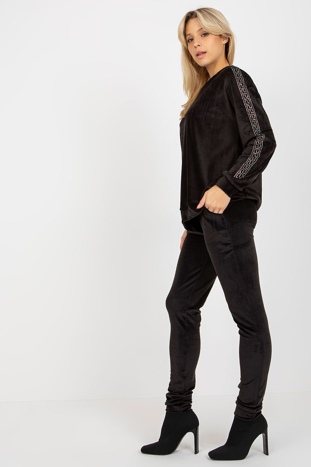 Sett - Relevance til dame fra MS StyleHaven, laget av Viskose, farge Brun, størrelse S/M, med 45720 ermer, perfekt til casual; dress