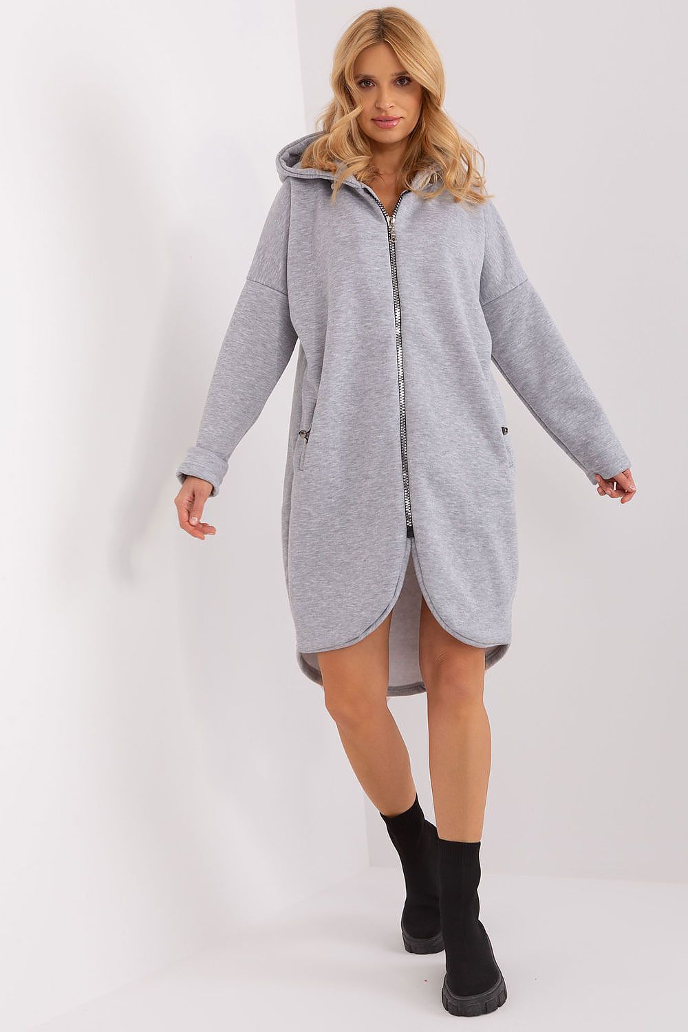 Oppdag vårt utvalg av stilfulle Grå Genser - Relevans til dame i ulike størrelser og kvalitetsmaterialer - perfekte til jobb; fritid og alle dager. Rask levering og gode priser hos MS Stylehaven. se mer!