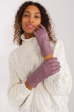 Oppdag vårt utvalg av stilfulle  Hansker - AT til dame i ulike størrelser og kvalitetsmaterialer – perfekte til jobb; fritid og alle dager. Rask levering og gode priser hos MS Stylehaven. se mer!