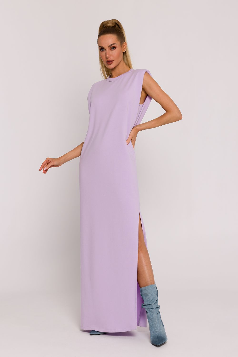 Strikket maxikjole med skulderputer - Moe til dame fra MS StyleHaven, laget av Bomull, farge beige, størrelse L, med sleeveless ermer, perfekt til dress