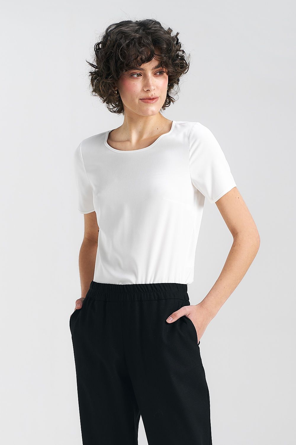 Bluse Nife til dame fra MS StyleHaven, laget av Viskose, farge beige, størrelse 36, med short ermer, perfekt til casual; dress