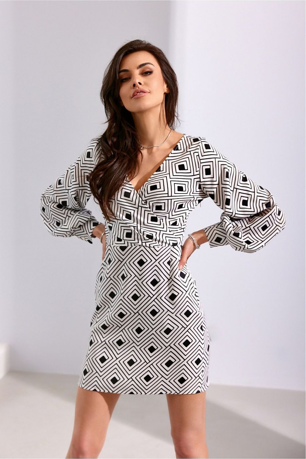 Diva Allure – cocktailkjole i minilengde fra Roco Fashion fra MS StyleHaven, størrelse 38, med long, bukselengde long, kjolelengde mini, kjolestil flared; sheath