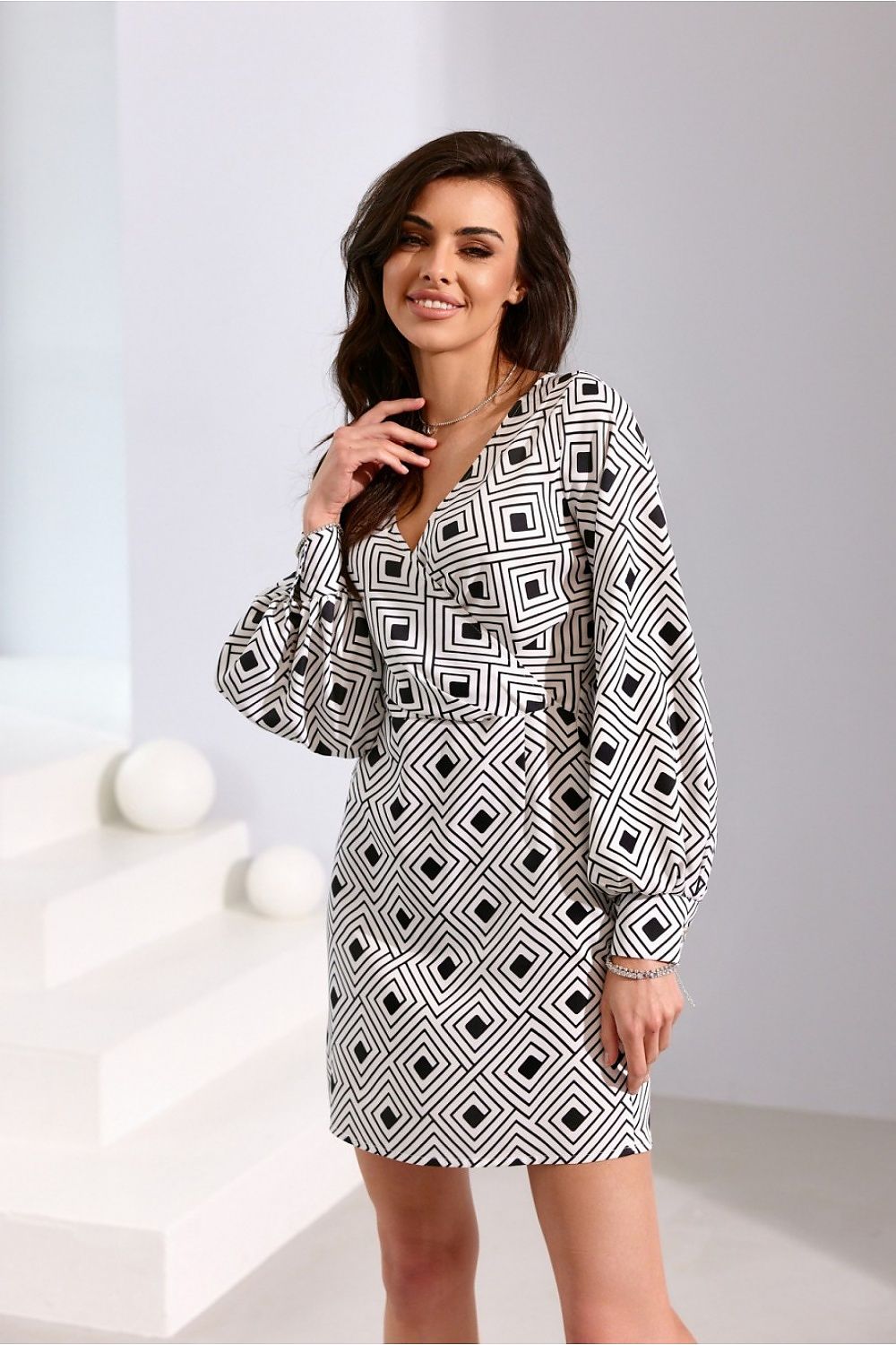 Diva Allure – cocktailkjole i minilengde fra Roco Fashion fra MS StyleHaven, størrelse 40, med long, bukselengde long, kjolelengde mini, kjolestil flared; sheath