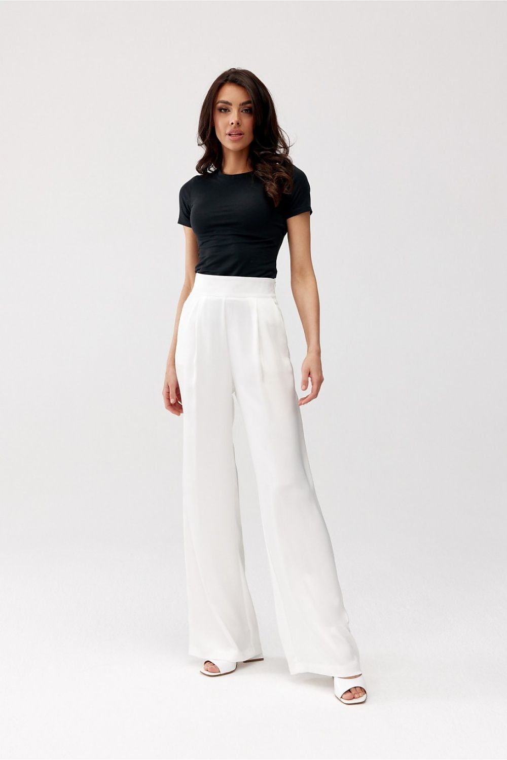 Elsa Satin Wide-Leg Pants by Roco Fashion fra MS StyleHaven, størrelse 40, med short, bukselengde long, kjolelengde mini, kjolestil wrap; a-line