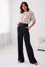 Elsa Satin Wide-Leg Pants by Roco Fashion fra MS StyleHaven, størrelse 42, med short, bukselengde long, kjolelengde mini, kjolestil wrap; a-line
