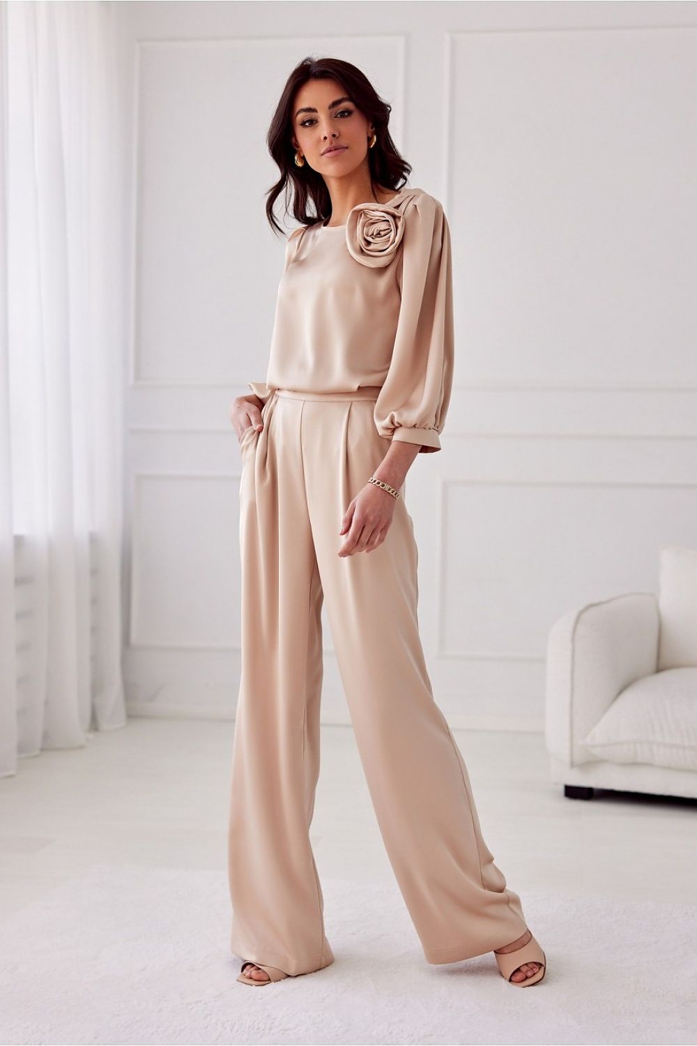 Elsa Satin Wide-Leg Pants by Roco Fashion fra MS StyleHaven, størrelse 38, med short, bukselengde long, kjolelengde mini, kjolestil wrap; a-line