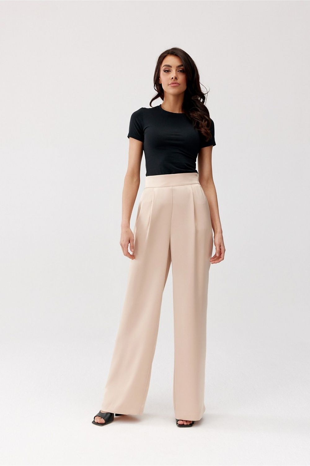 Elsa Satin Wide-Leg Pants by Roco Fashion fra MS StyleHaven, størrelse 40, med short, bukselengde long, kjolelengde mini, kjolestil wrap; a-line