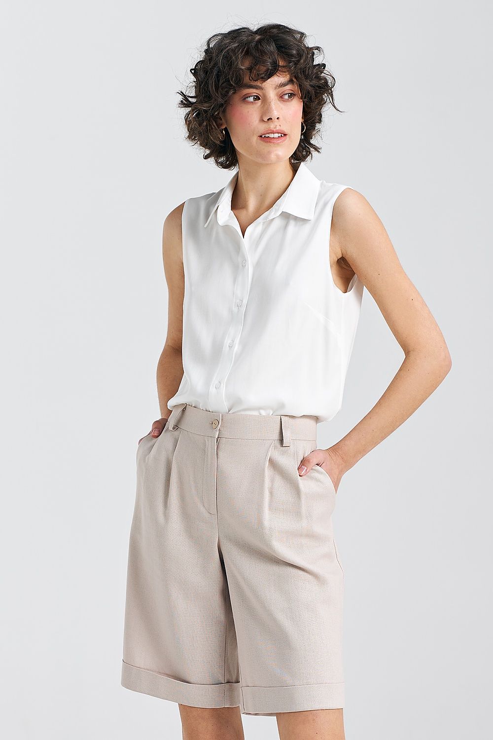 Skjorte Nife til dame fra MS StyleHaven, laget av Viskose, farge beige, størrelse 36, med long ermer, perfekt til casual; dress