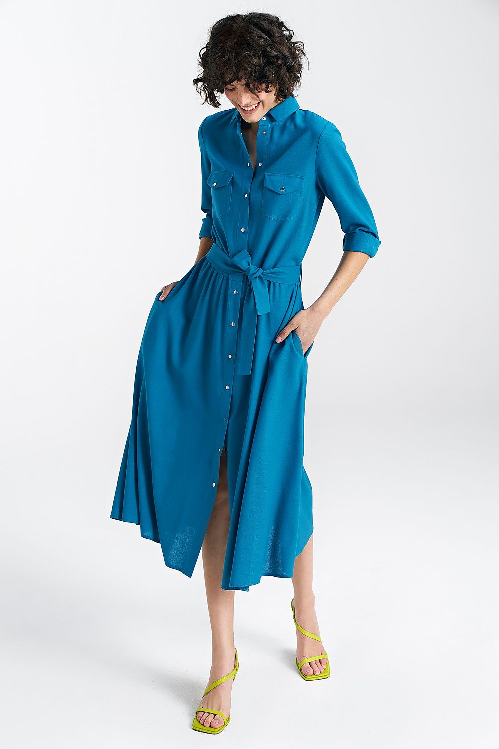 Dagskjole Nife til dame fra MS StyleHaven, laget av Viskose; Lin; Bomull, farge Blå, størrelse 38, med long ermer, perfekt til casual; dress