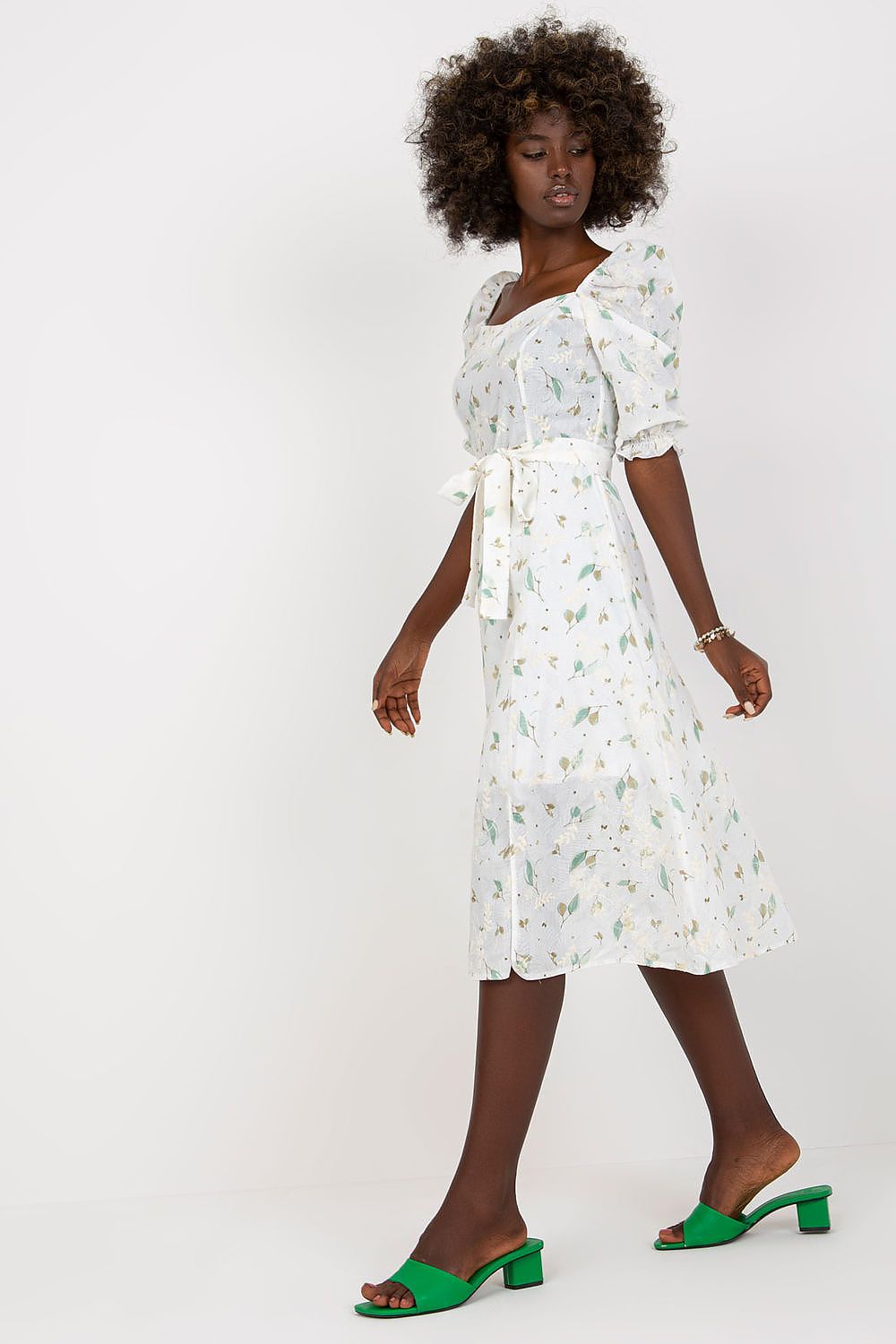 Summer Daydress by Lakerta – luftig og feminin sommerkjole til dame fra MS StyleHaven, laget av Bomull, farge Grønn, størrelse 36, med short; 3-4 ermer, perfekt til casual; dress
