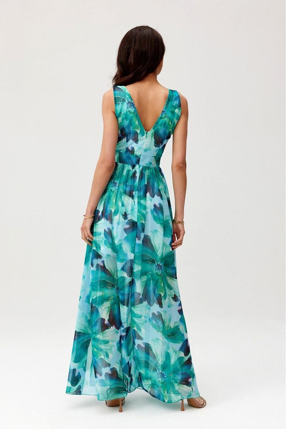 Elegant maxikjole i chiffon med åpen rygg - Roco Fashion fra MS StyleHaven, størrelse 34, med sleeveless, bukselengde long, kjolelengde maxi, kjolestil flared; sheath
