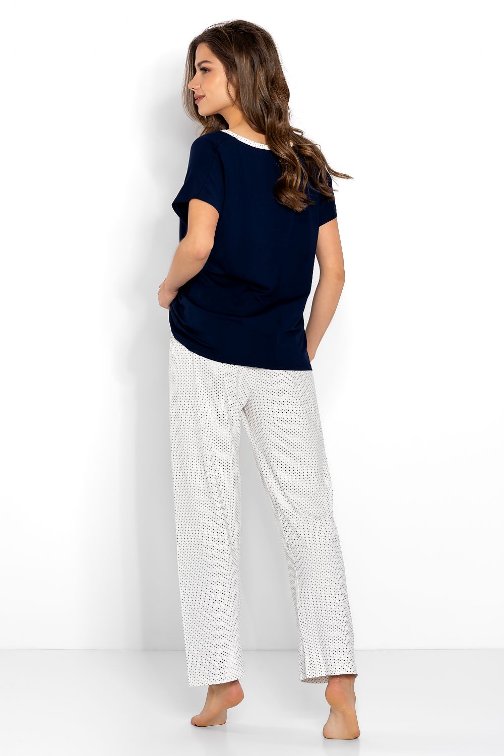 Pyjamas Momenti Per Me til dame fra MS StyleHaven, laget av Viskose, farge Marineblå, størrelse M, med long ermer, perfekt til casual; dress