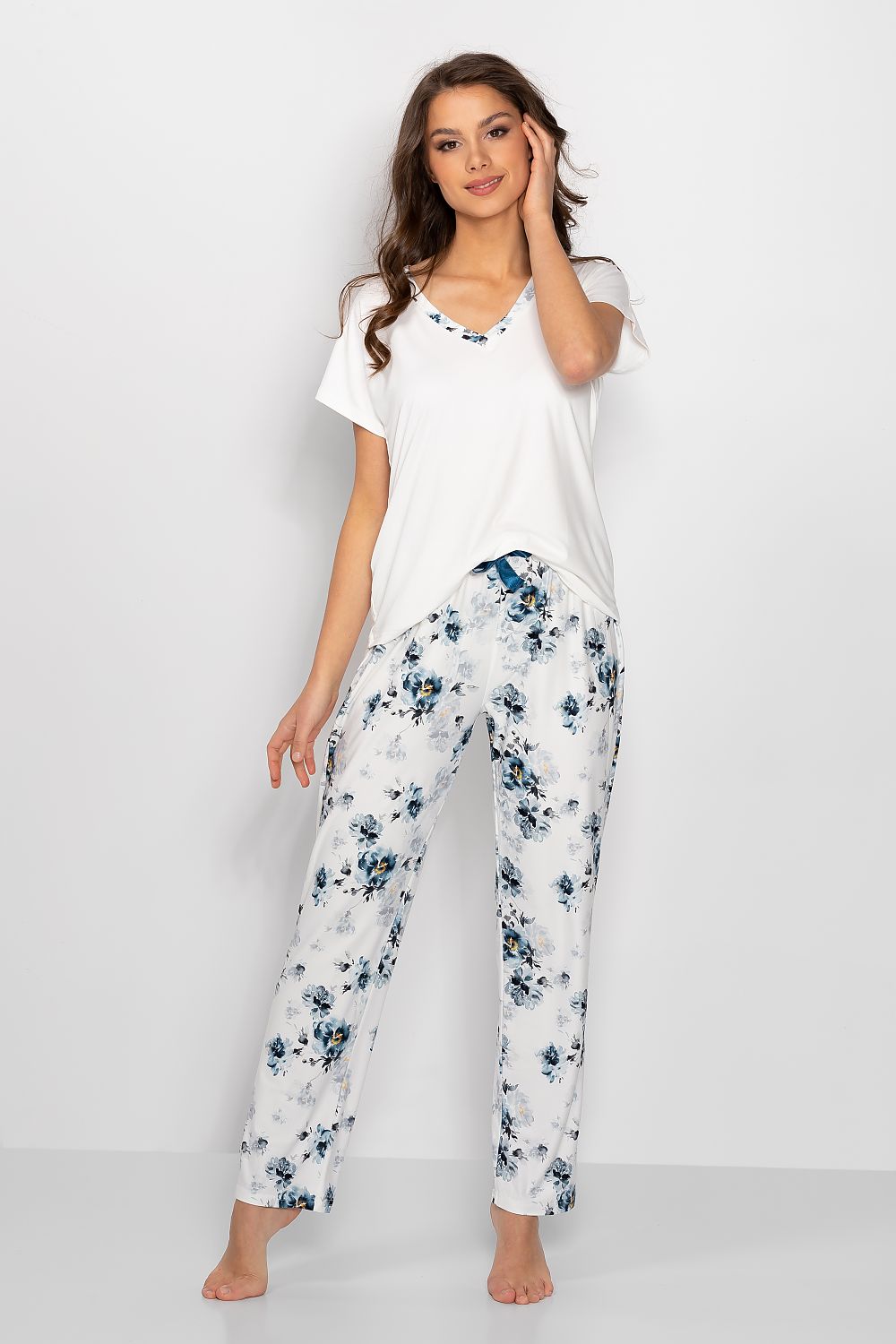 Pyjamas Momenti Per Me til dame fra MS StyleHaven, laget av polyester, farge Hvit, størrelse s, med sleeveless ermer, perfekt til casual; dress