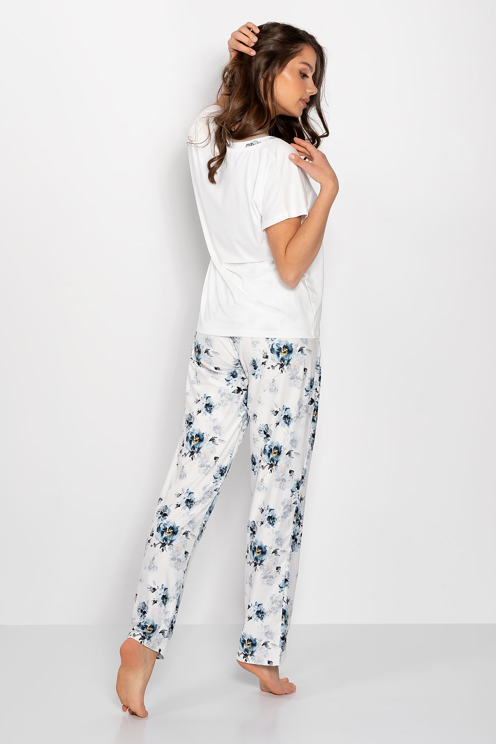 Pyjamas Momenti Per Me til dame fra MS StyleHaven, laget av polyester, farge Hvit, størrelse M, med sleeveless ermer, perfekt til casual; dress