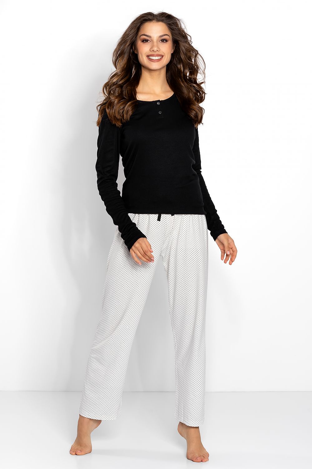 Pyjamas Momenti Per Me til dame fra MS StyleHaven, laget av Viskose, farge Svart, størrelse s, med sleeveless ermer, perfekt til casual; dress