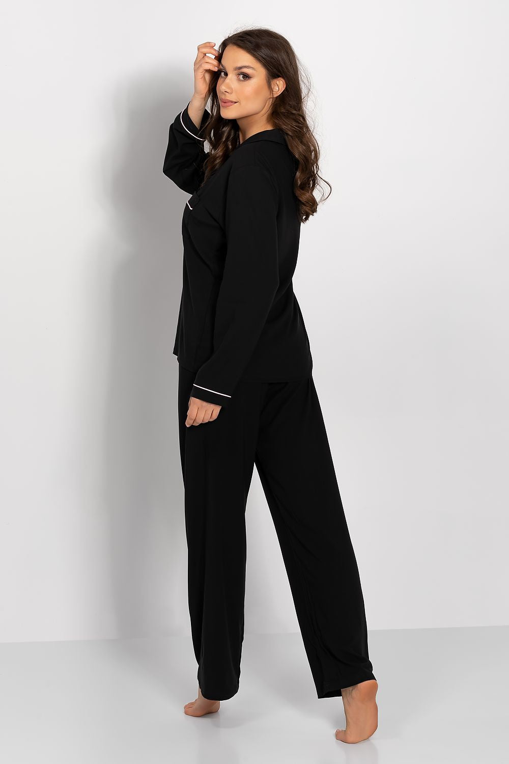 Pyjamas Momenti Per Me til dame fra MS StyleHaven, laget av Viskose, farge Svart, størrelse M, med short ermer, perfekt til casual; dress