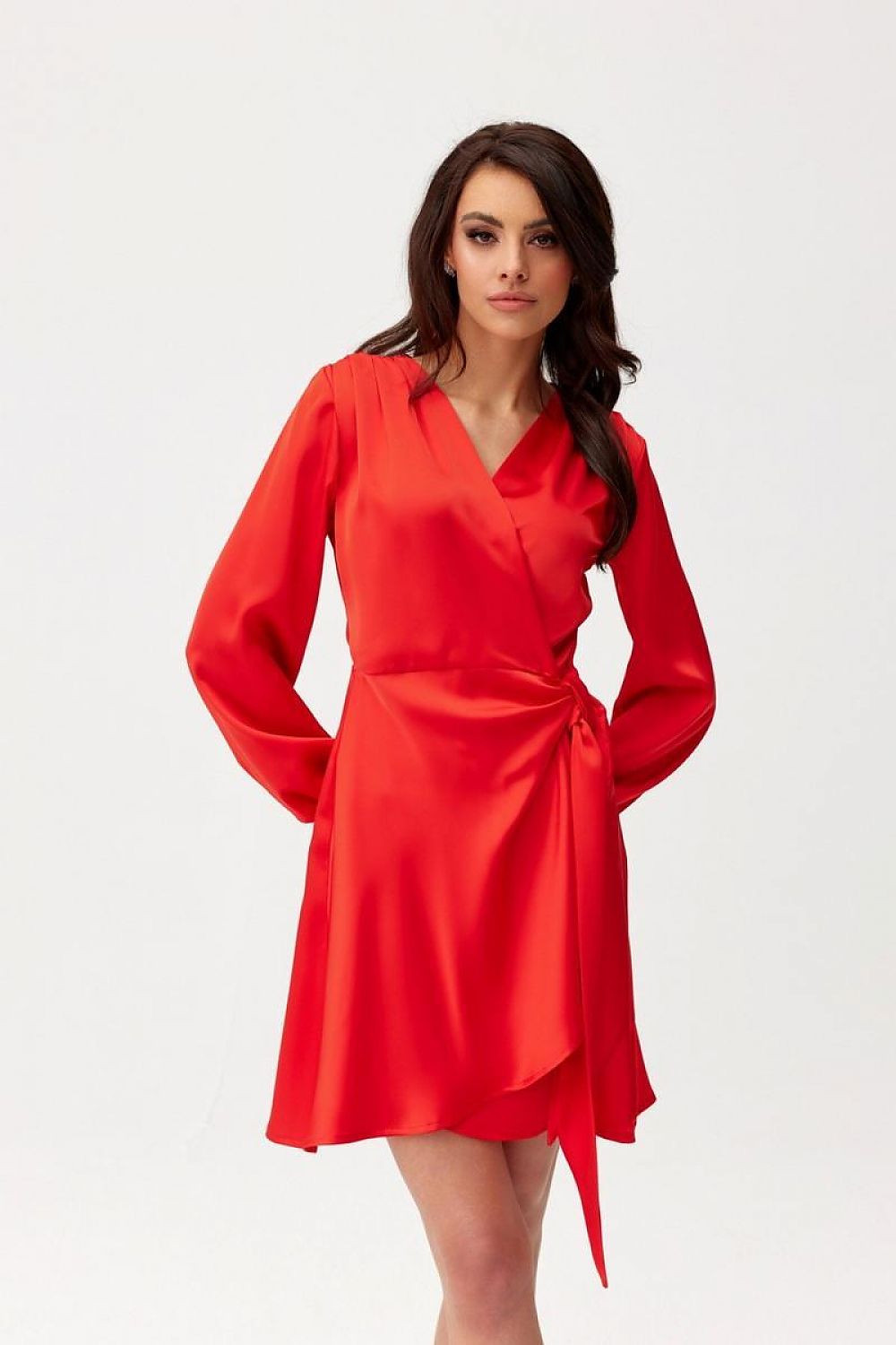 Catlin – sateng Minikjole av Roco Fashion fra MS StyleHaven, størrelse 34, med long, bukselengde long, kjolelengde mini, kjolestil wrap; a-line