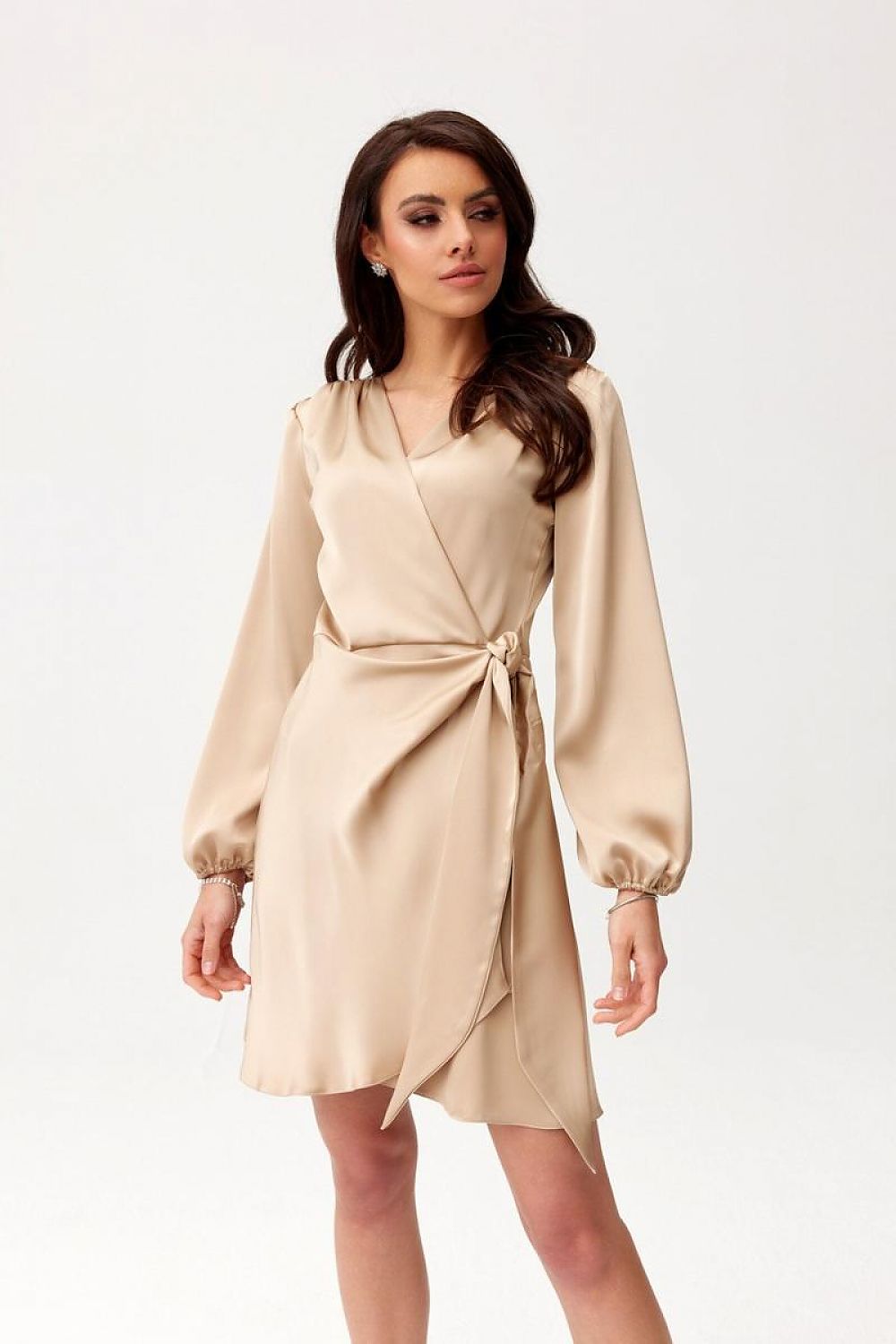Catlin – sateng Minikjole av Roco Fashion fra MS StyleHaven, størrelse 38, med long, bukselengde long, kjolelengde mini, kjolestil wrap; a-line