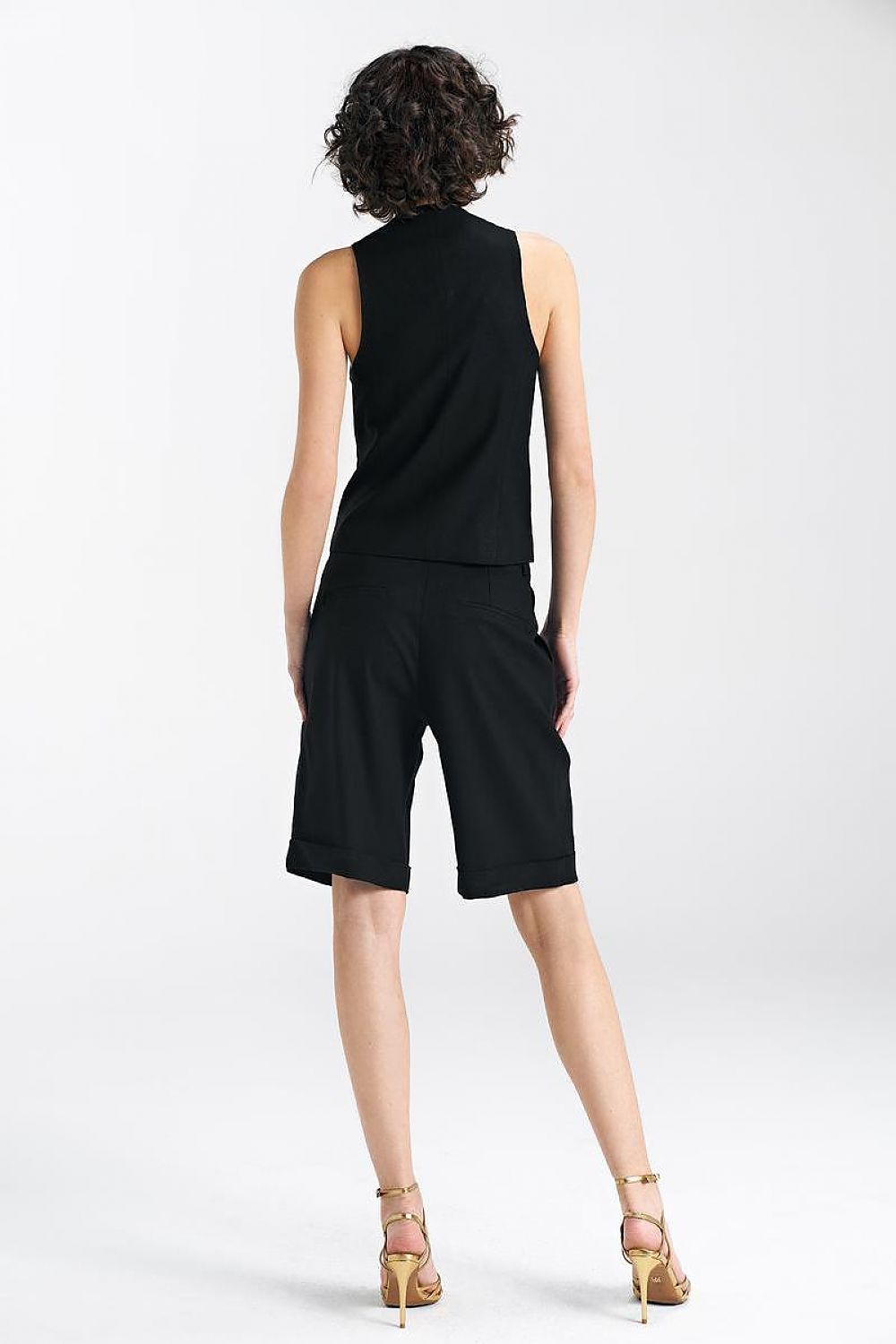 Oppdag vårt utvalg av stilfulle Blå Vest Nife til dame i ulike størrelser og kvalitetsmaterialer – perfekte til jobb, fritid og alle dager. Rask levering og gode priser hos MS Stylehaven. se mer!