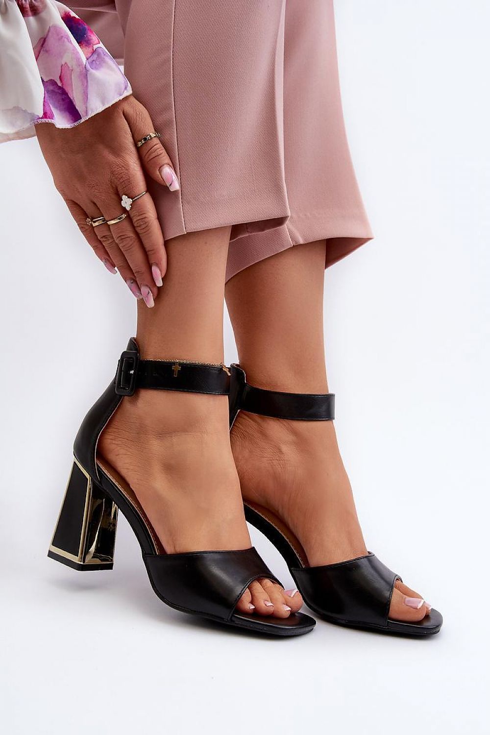 Hælsandaler Step in style til dame fra MS StyleHaven, laget av polyester, med detaljer i faux-leather; leather, farge Svart, størrelse 36, med 45720 ermer, hælhøyde high, skostørrelse 36; 37; 38; 39; 40; 41, perfekt til dress