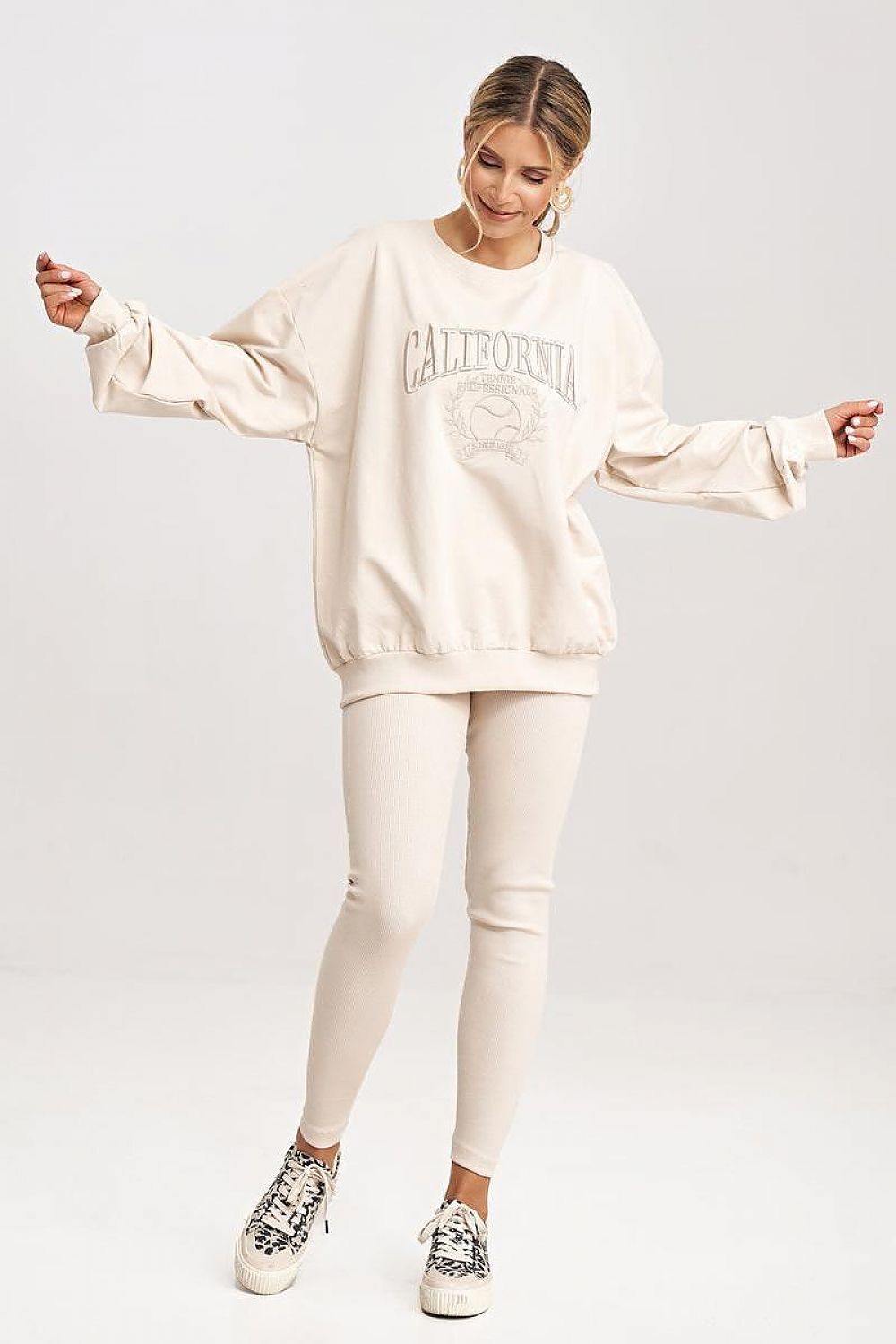 Oppdag vårt utvalg av stilfulle Rød Sett Fig. til dame i ulike størrelser og kvalitetsmaterialer – perfekte til jobb, fritid og alle dager. Rask levering og gode priser hos MS Stylehaven. se mer!