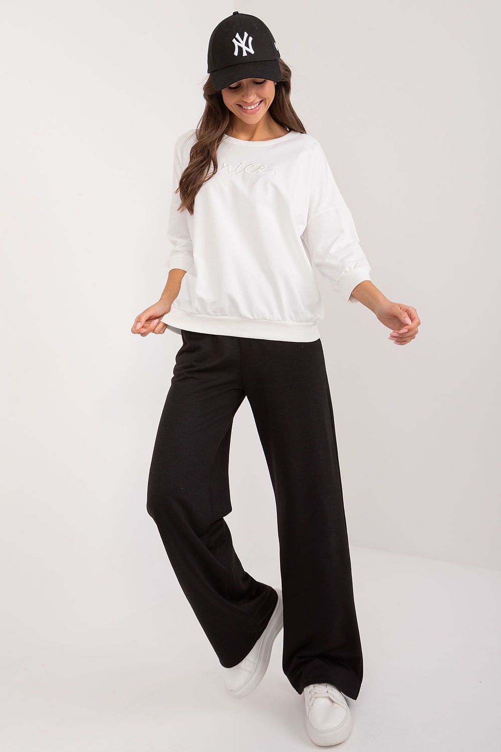 Oppdag vårt utvalg av stilfulle Svart Genser - Relevance til dame i ulike størrelser og kvalitetsmaterialer - perfekte til jobb, fritid og alle dager. Rask levering og gode priser hos MS Stylehaven. se mer!