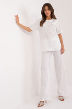 Lakerta damesett med bluse og bukser med knytemidje til dame fra MS StyleHaven, laget av Bomull; Elastan-1, farge Hvit, størrelse S/M, med long ermer, perfekt til casual; dress