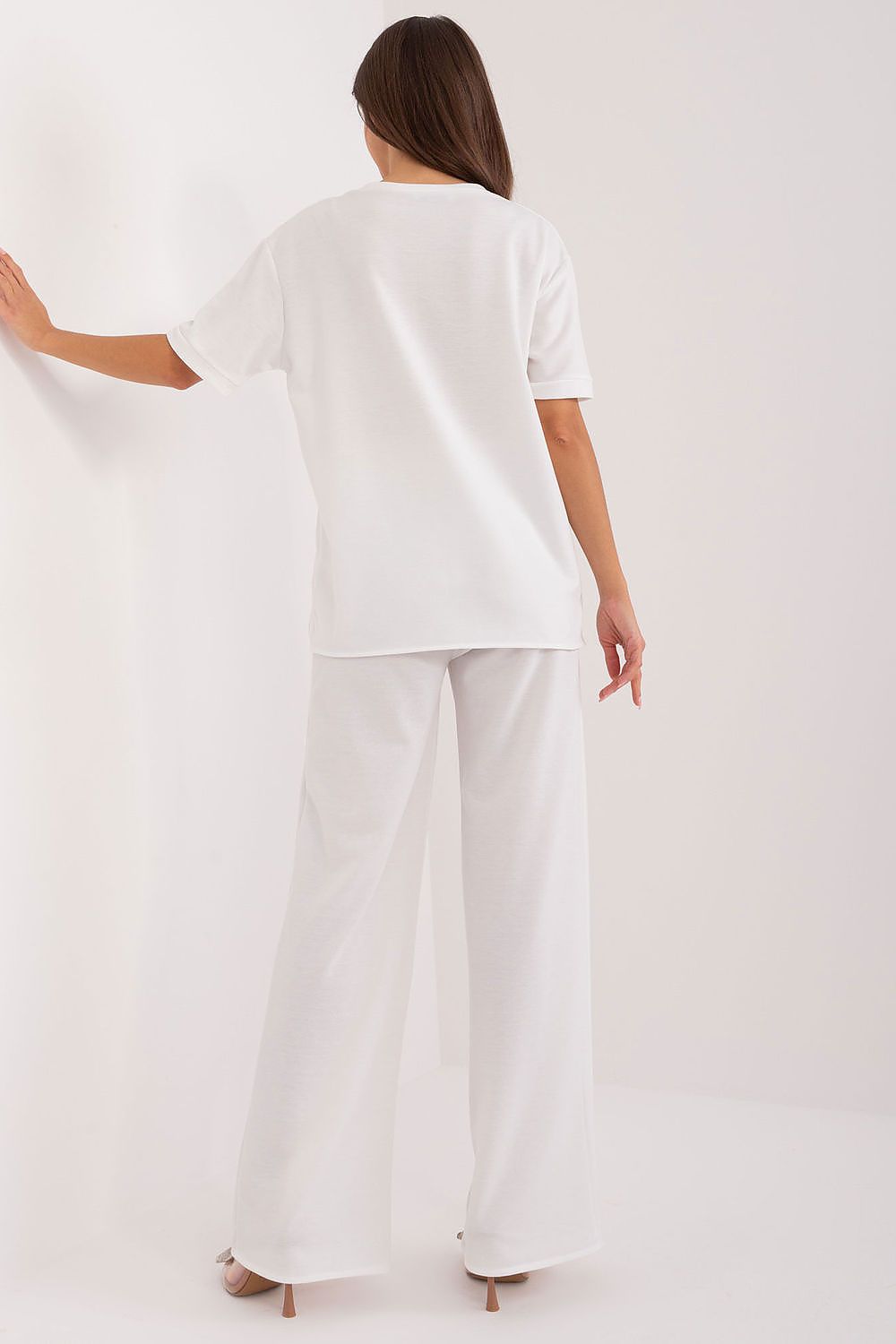 Lakerta damesett med bluse og bukser med knytemidje til dame fra MS StyleHaven, laget av Bomull; Elastan-1, farge Hvit, størrelse S/M, med long ermer, perfekt til casual; dress