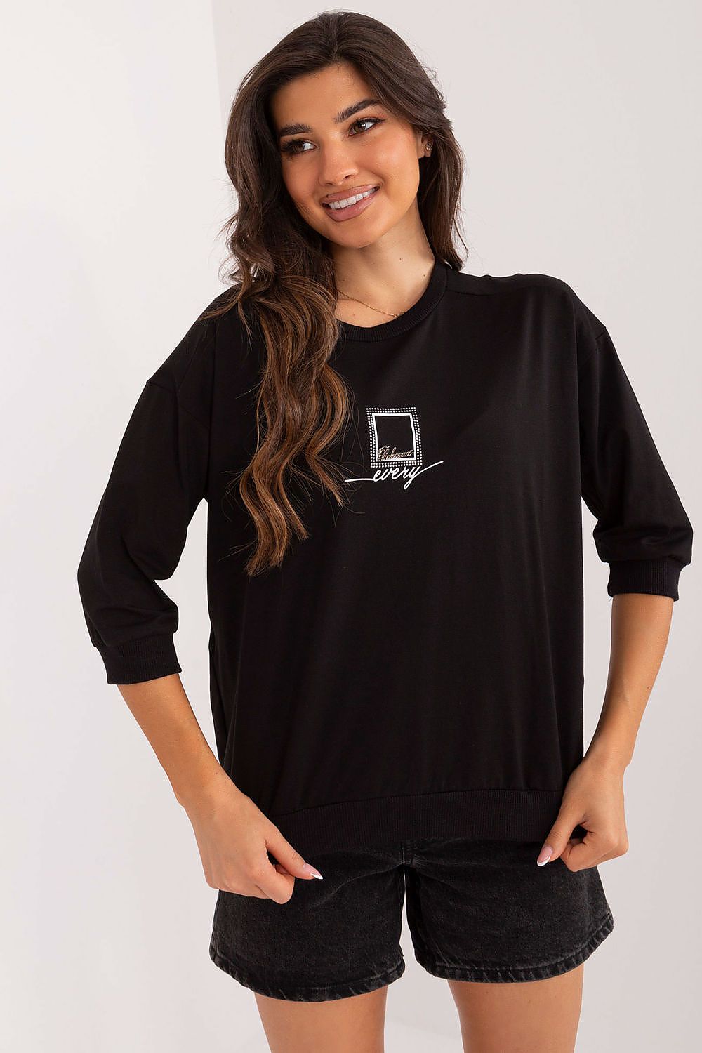 Oppdag vårt utvalg av stilfulle Svart Bluse - Relevance til dame i ulike størrelser og kvalitetsmaterialer - perfekte til jobb, fritid og alle dager. Rask levering og gode priser hos MS Stylehaven. se mer!