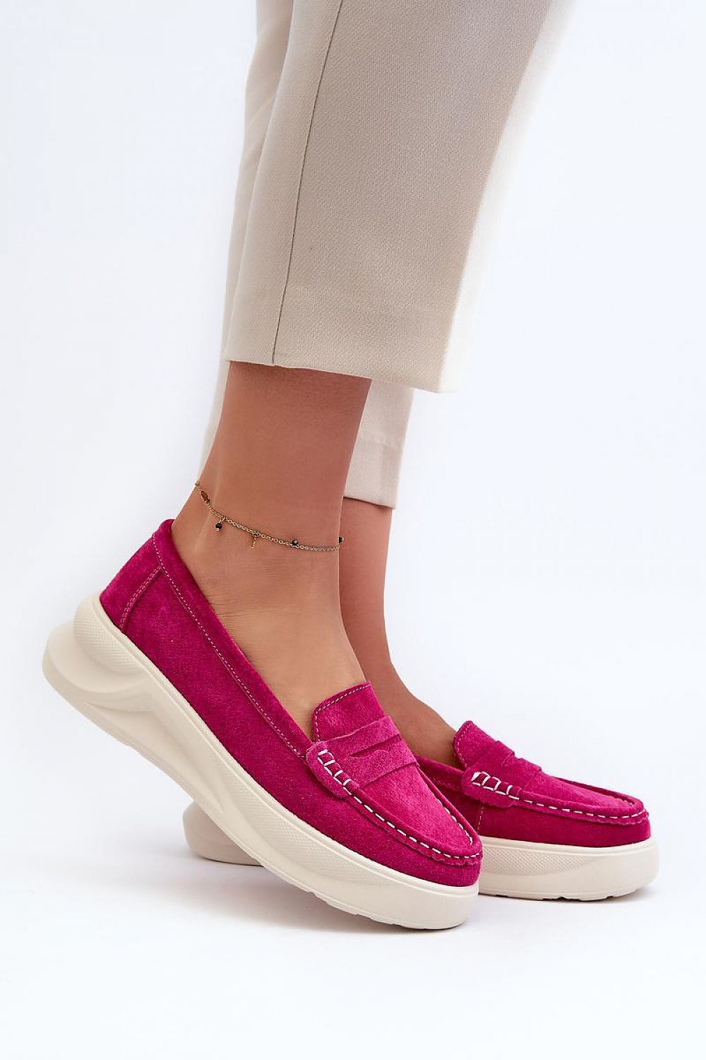 Mocassin Step in Style til dame fra MS StyleHaven, laget av polyester, med detaljer i faux-leather; leather, farge Rosa, størrelse 36, med 45720 ermer, hælhøyde low, skostørrelse 36; 37; 38; 39; 40, perfekt til casual; dress