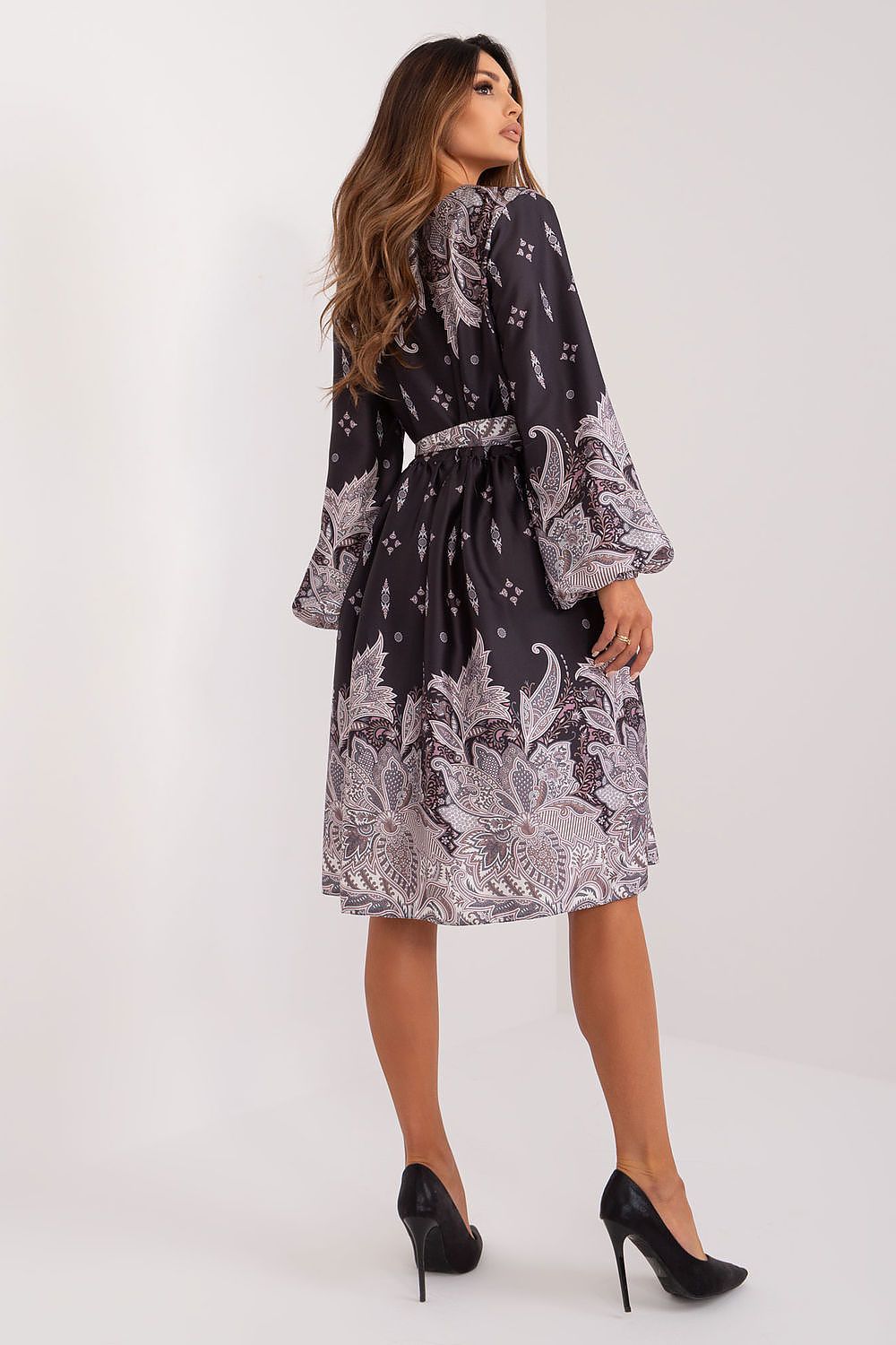 Lakerta Midi Cocktailkjole til dame fra MS StyleHaven, laget av Bomull; nylon, farge Svart, størrelse L/XL, med long ermer, perfekt til casual; dress