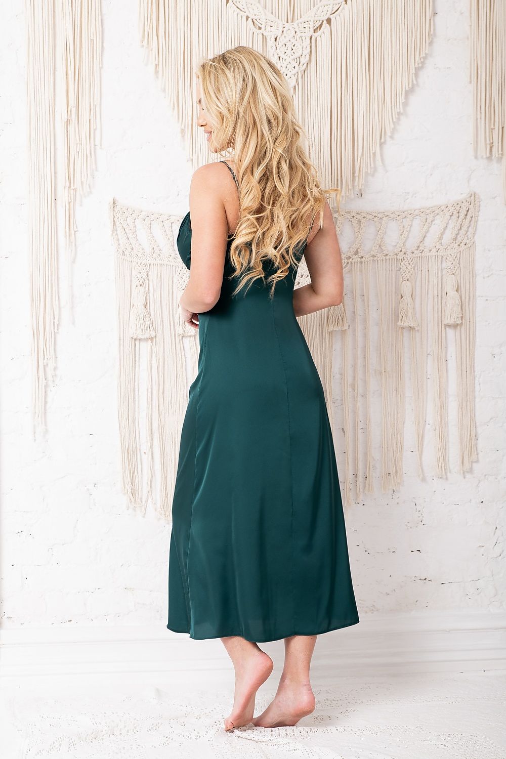 Sanda Nattkjole fra Kalimo til dame fra MS StyleHaven, laget av Sateng; polyester; Elastan, farge beige, størrelse L, med sleeveless; strapless ermer, perfekt til casual; dress
