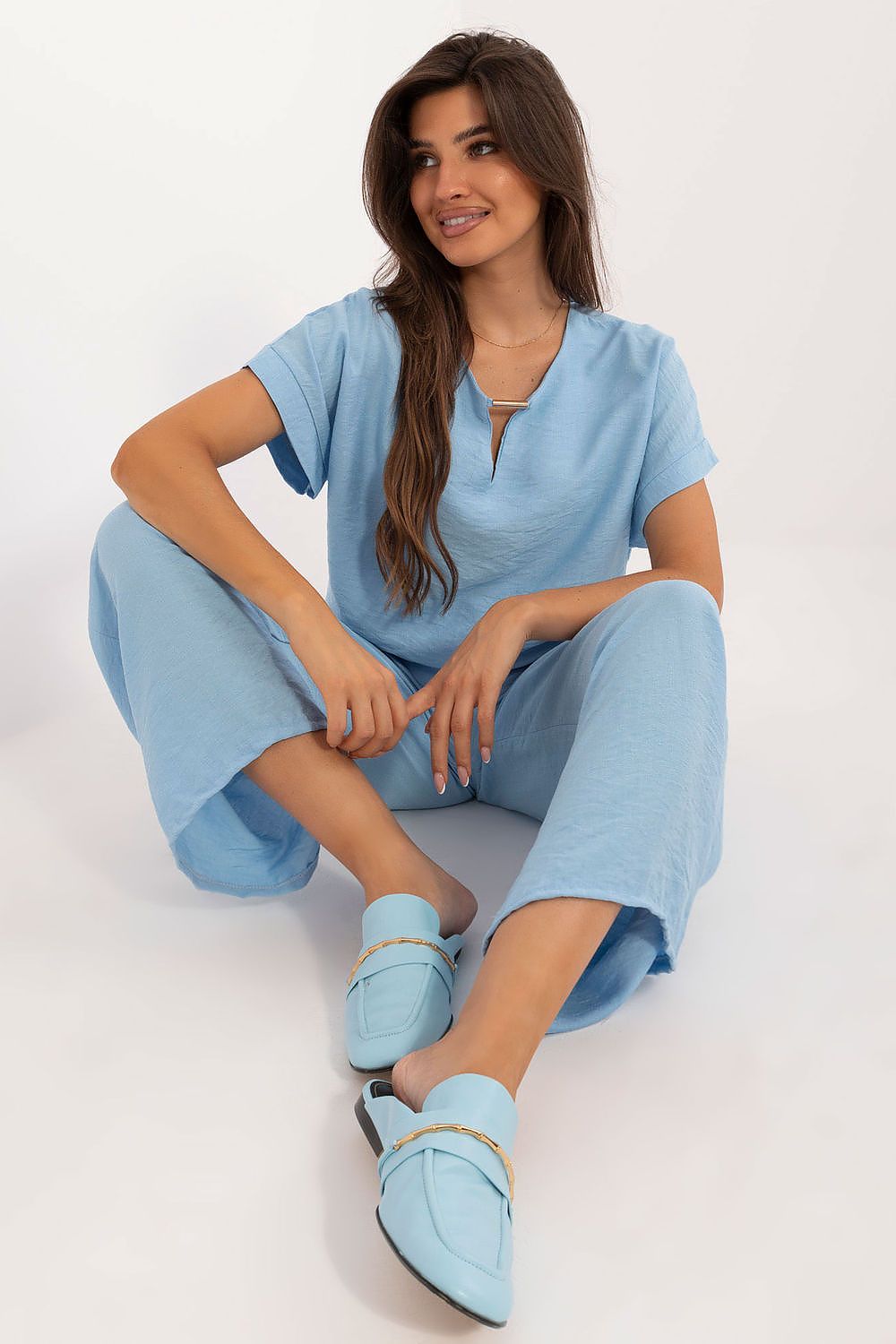 Oppdag vårt utvalg av stilfulle Beige Sett Italia Moda til dame i ulike størrelser og kvalitetsmaterialer – perfekte til jobb, fritid og alle dager. Rask levering og gode priser hos MS Stylehaven. se mer!