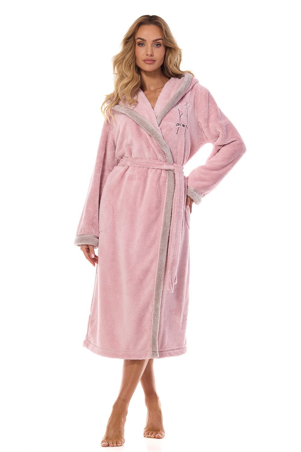 Badekåpe L&L kolleksjon til dame fra MS StyleHaven, laget av polyester, farge 41, størrelse L, med long ermer, perfekt til casual; dress
