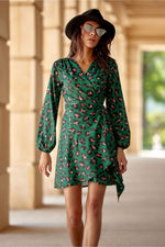 Cassie – omslagskjole i minilengde fra Roco Fashion fra MS StyleHaven, størrelse 40, med long, bukselengde long, kjolelengde mini, kjolestil wrap; a-line