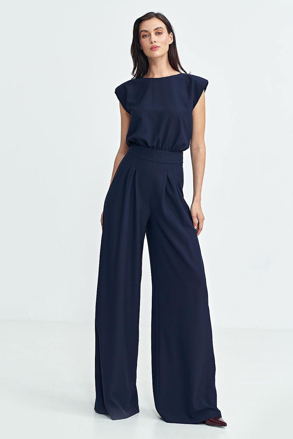 Dress Nife til dame fra MS StyleHaven, laget av polyester, farge Marineblå, størrelse 38, med sleeveless ermer, perfekt til casual; dress