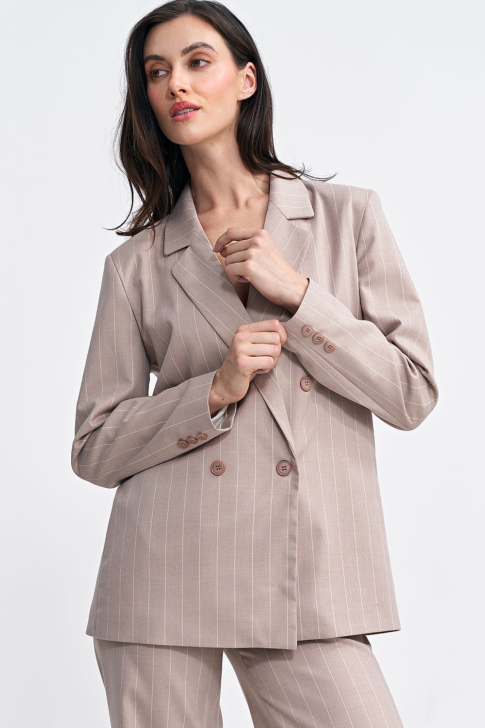 Jakke Nife til dame fra MS StyleHaven, laget av polyester; Viskose, farge beige, størrelse 42, med long ermer, perfekt til casual; dress