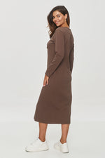 Oppdag vårt utvalg av stilfulle Grå Dagkjole Makadamia til dame i ulike størrelser og kvalitetsmaterialer - perfekte til jobb, fritid og alle dager. Rask levering og gode priser hos MS Stylehaven. se mer!