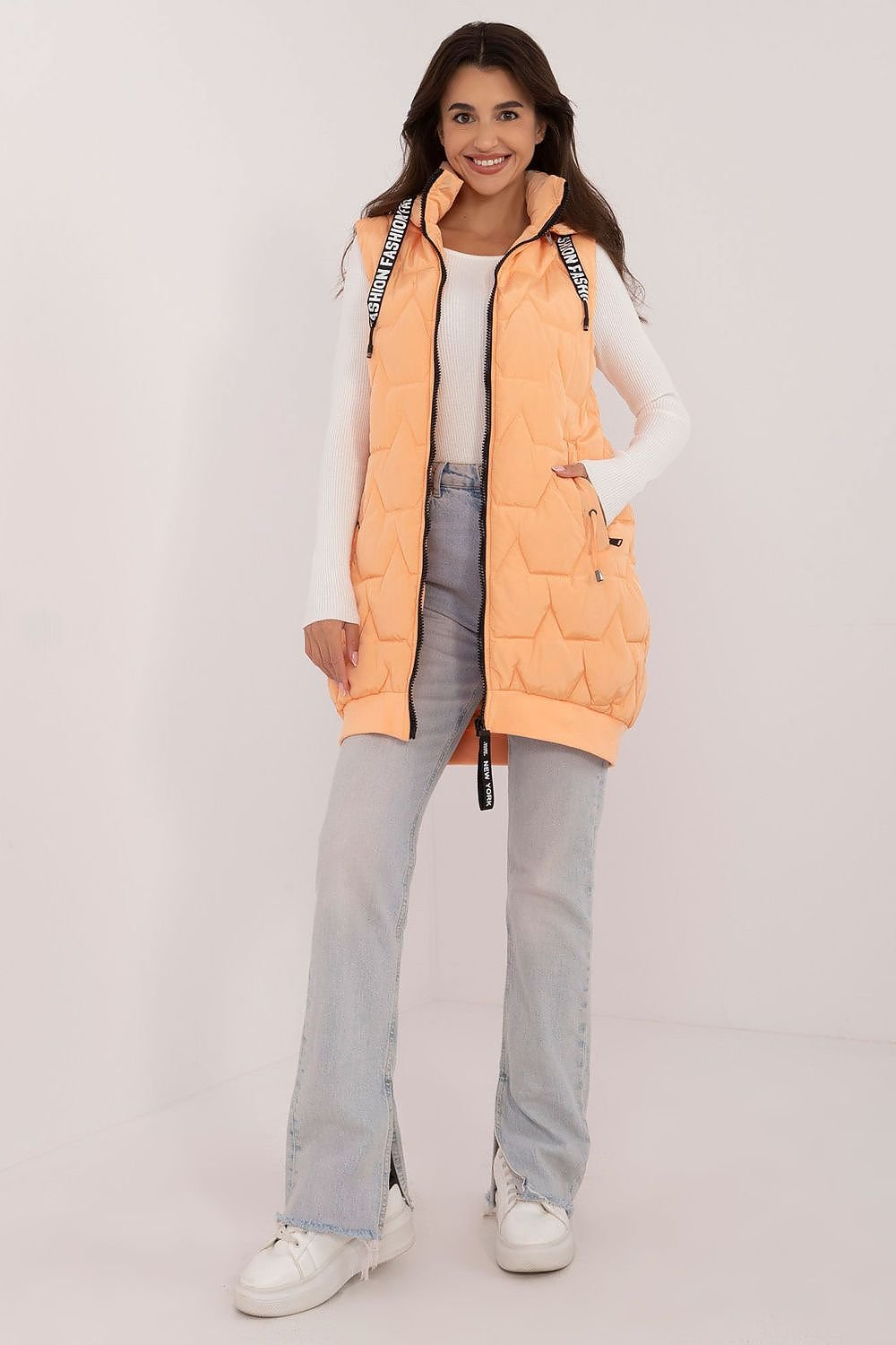 Vattert vest til dame fra MS StyleHaven, størrelse M, med long, bukselengde long, kjolelengde maxi, kjolestil gown; sheath