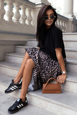 T-skjorte IVON til dame fra MS StyleHaven, laget av Bomull, farge Svart, størrelse s, med short ermer, perfekt til dress