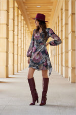 Cassie – omslagskjole i minilengde fra Roco Fashion fra MS StyleHaven, størrelse 40, med long, bukselengde long, kjolelengde mini, kjolestil wrap; a-line