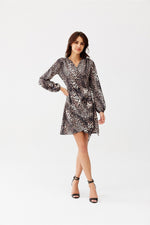 Cassie – omslagskjole i minilengde fra Roco Fashion fra MS StyleHaven, størrelse 38, med long, bukselengde long, kjolelengde mini, kjolestil wrap; a-line