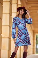 Cassie – omslagskjole i minilengde fra Roco Fashion fra MS StyleHaven, størrelse 38, med long, bukselengde long, kjolelengde mini, kjolestil wrap; a-line