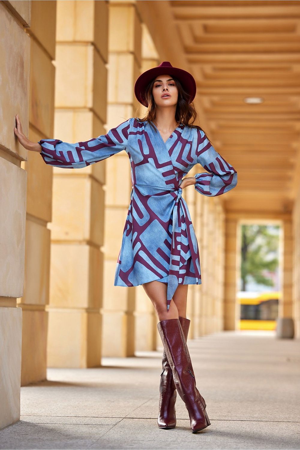 Cassie – omslagskjole i minilengde fra Roco Fashion fra MS StyleHaven, størrelse 36, med long, bukselengde long, kjolelengde mini, kjolestil wrap; a-line