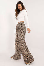 Casual Sett med Ribbestrikket Bluse og Dyremønstrede Bukser - FP til dame fra MS StyleHaven, størrelse one-size-fits-all, med long, kjolelengde knee, kjolestil sweater